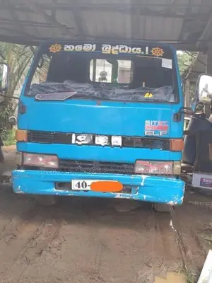 Isuzu Elf 1986