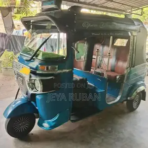 Bajaj RE 2015