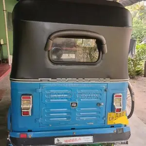 Bajaj RE 2015