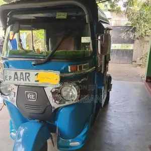 Bajaj RE 2015