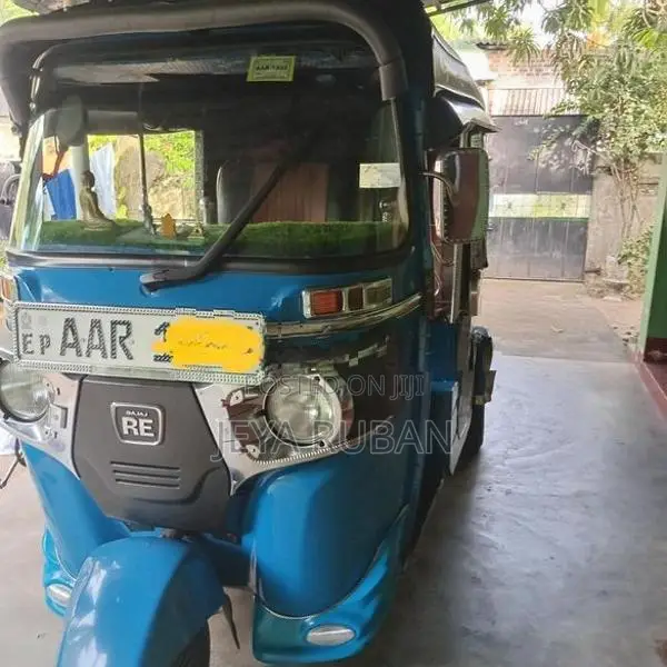 Bajaj RE 2015