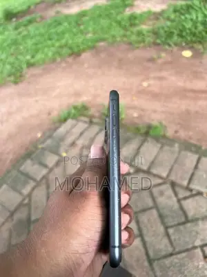 Apple iPhone 11 (Used)