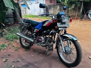 Hero CD 100 2003