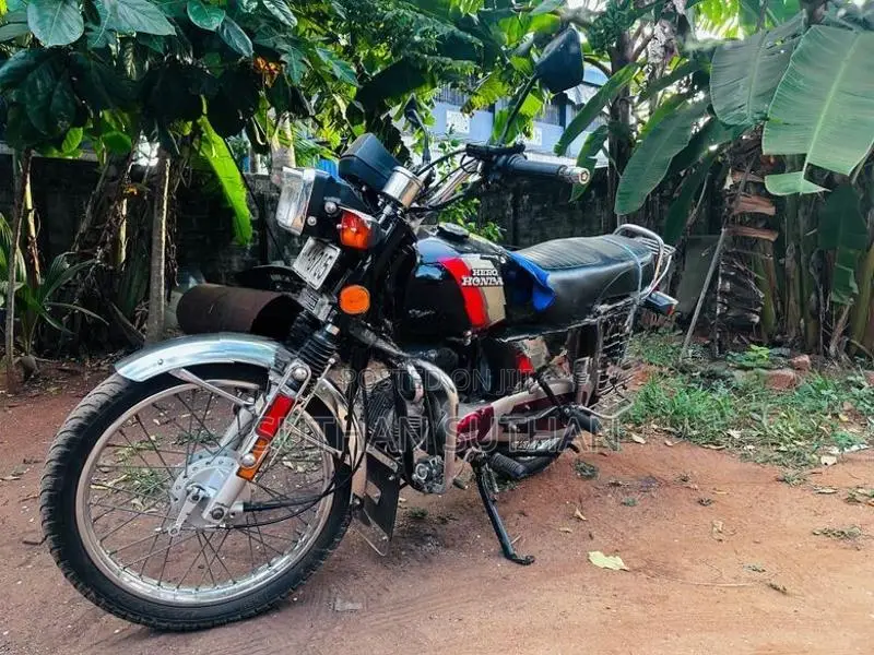 Hero CD 100 2003