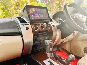 Mitsubishi Montero Sport 2012