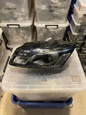 Genuine Audi Q5 2011 passenger XENON headlight Q2 Q3 Q7 A1 A3