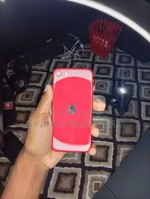 Apple iPhone SE 2 (Used)