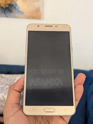 Samsung Galaxy J7 (Used)