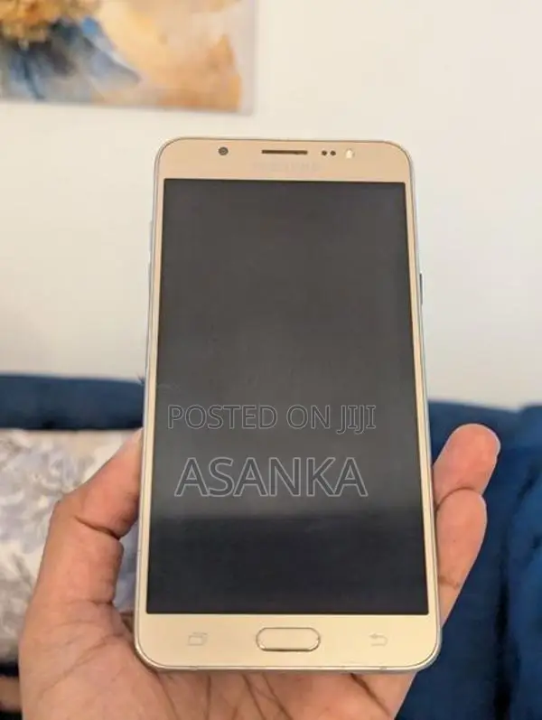 Samsung Galaxy J7 (Used)