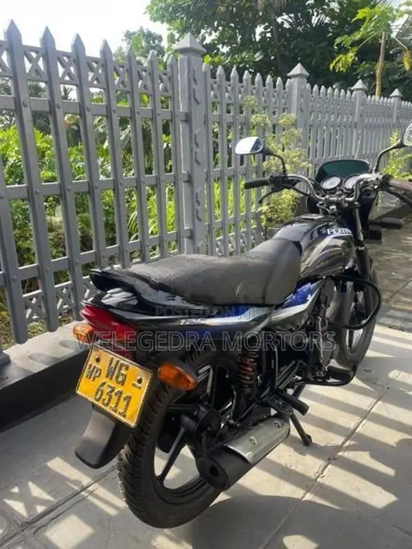 Bajaj Platina 2012