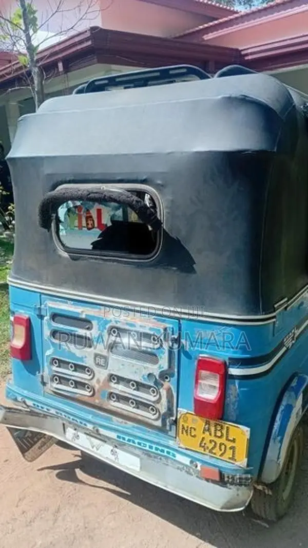 Bajaj RE 2016