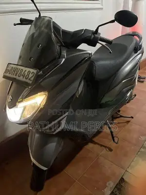 Suzuki Burgman 2019