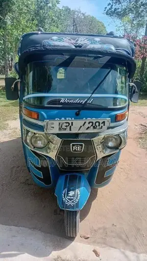 Bajaj RE 2016