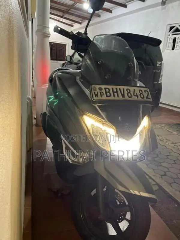Suzuki Burgman 2019