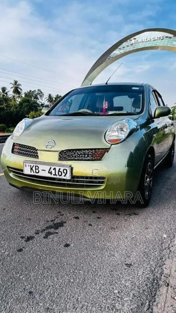 Nissan March 2002