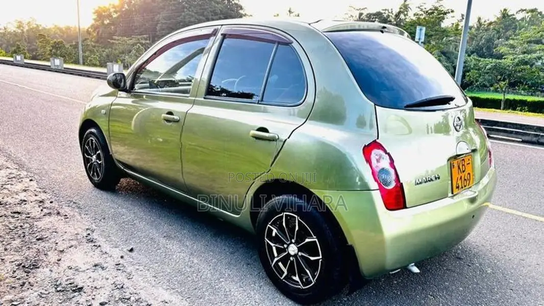Nissan March 2002