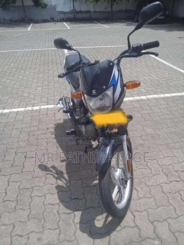 Bajaj CT100 2025