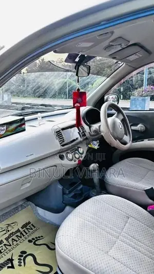 Nissan March 2002