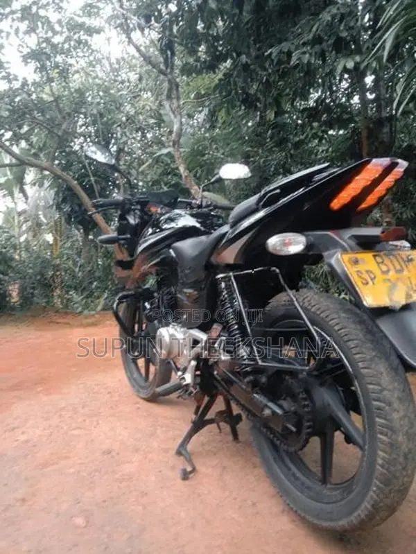 Bajaj Pulsar 180 2016