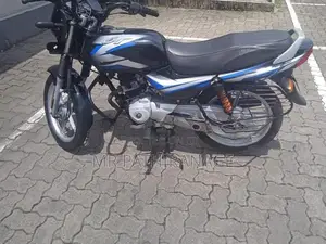 Bajaj CT100 2025