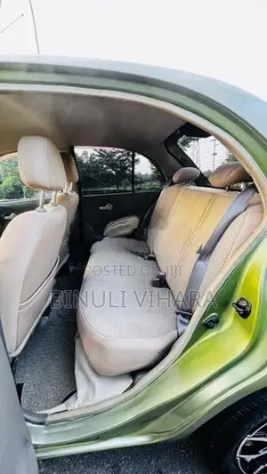 Nissan March 2002