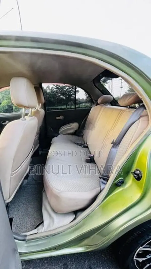 Nissan March 2002