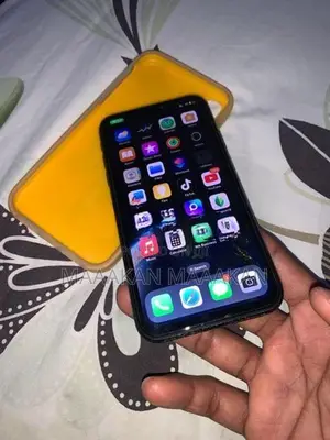 Apple iPhone XR (Used)