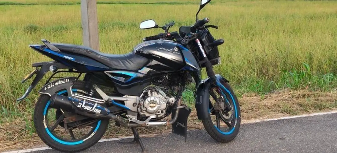 Bajaj Pulsar 150 2015