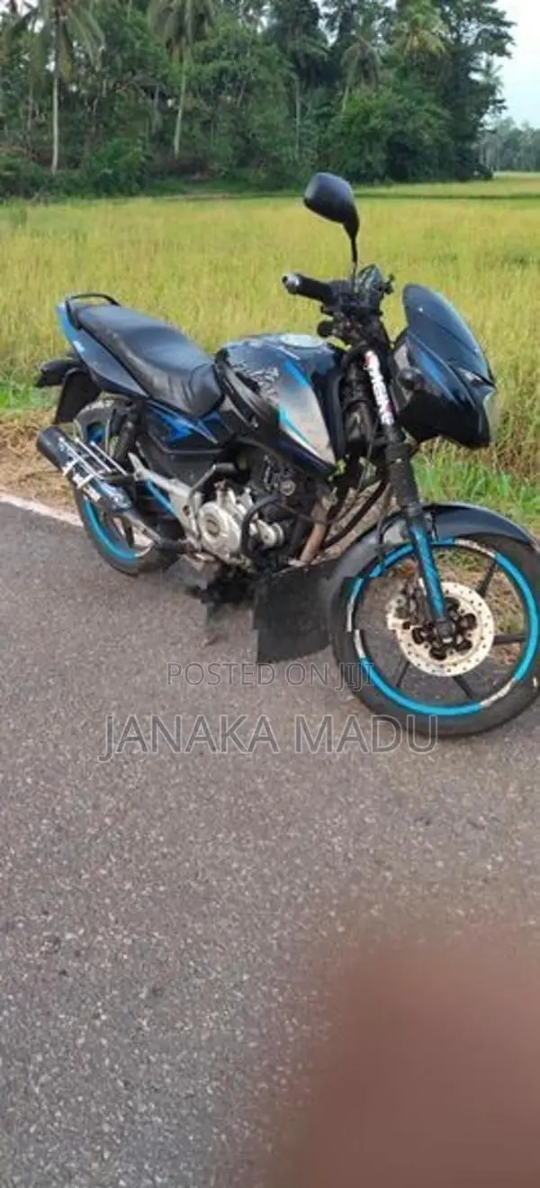 Bajaj Pulsar 150 2015