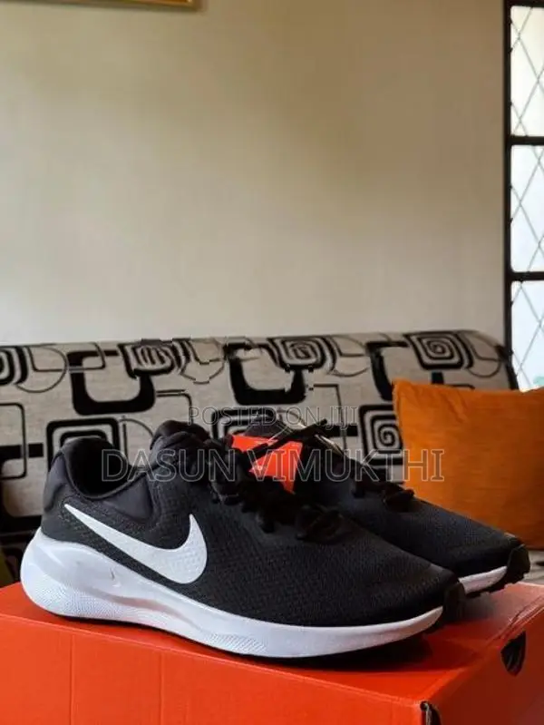 Nike Revolution 7 shoes