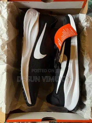 Nike Revolution 7 shoes