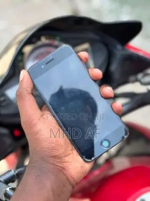 Apple iPhone 7 (Used)
