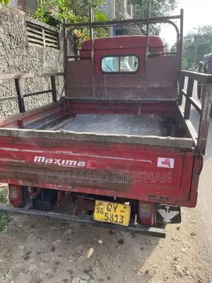 Bajaj RE 2017