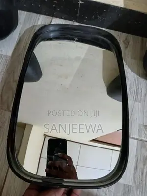 Isuzu Mirror