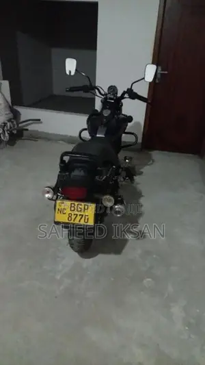 Bajaj Avenger Street 2017