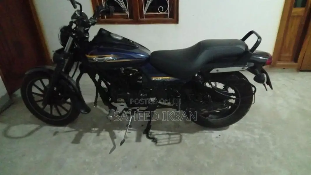 Bajaj Avenger Street 2017