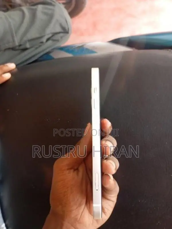 Apple iPhone 12 (Used)