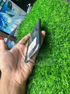 Apple iPhone 8 (Used)