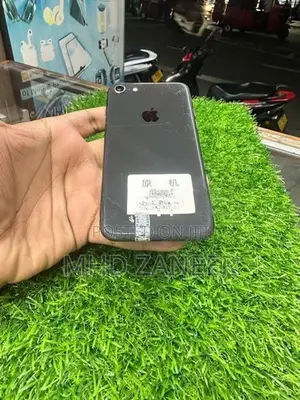 Apple iPhone 8 (Used)