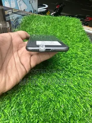 Apple iPhone 8 (Used)