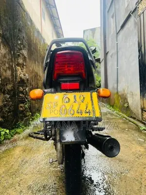 Bajaj CT100 2020
