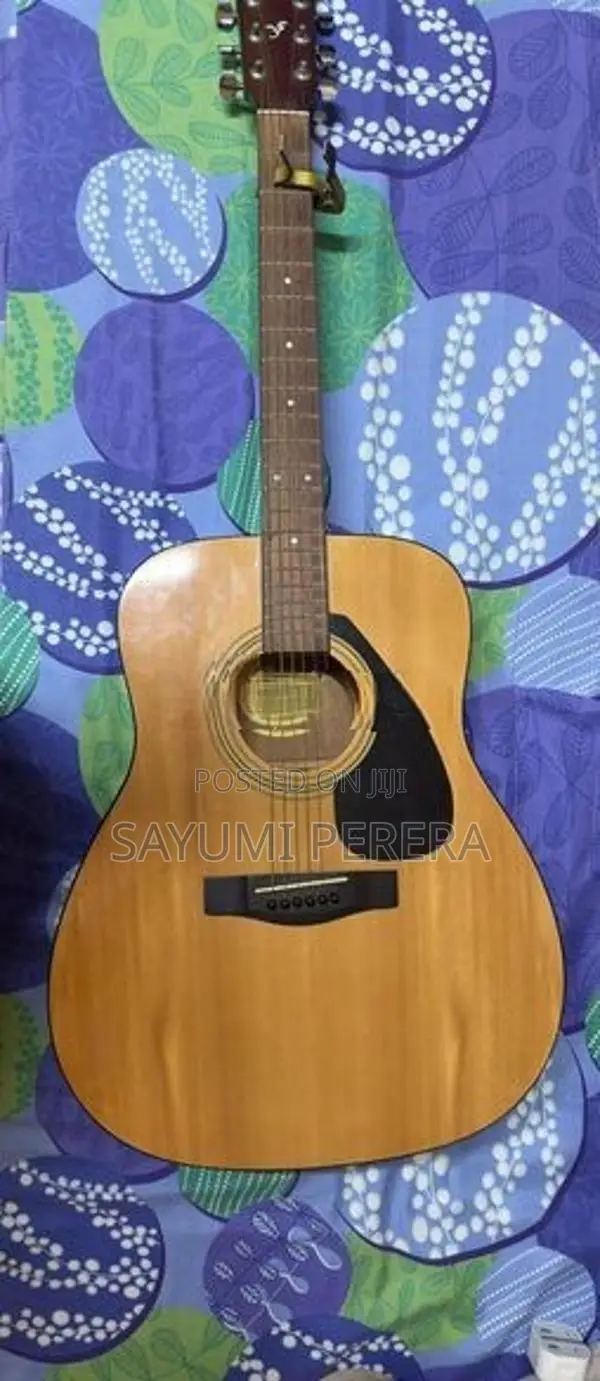 Yamaha F310 Acoustic Guitar