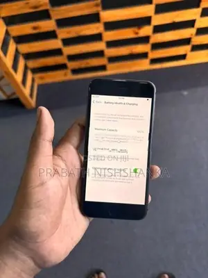 Apple iPhone 8 (Used)