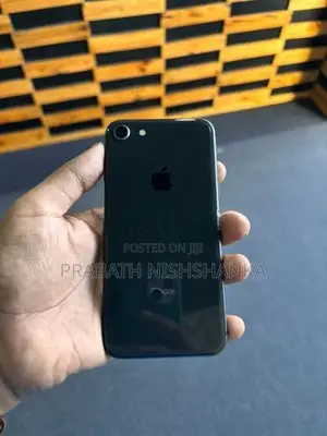 Apple iPhone 8 (Used)