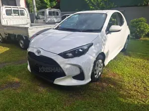 Toyota Yaris X/Push Start 2023