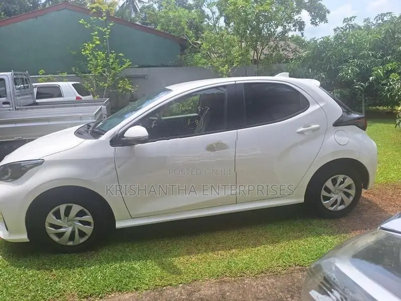 Toyota Yaris X/Push Start 2023