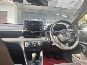 Toyota Yaris X/Push Start 2023