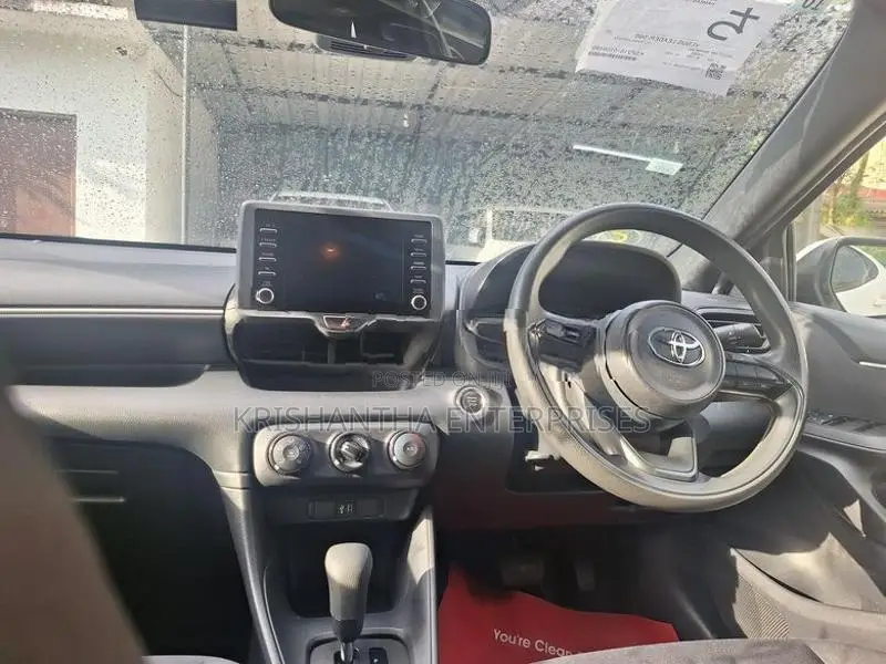 Toyota Yaris X/Push Start 2023
