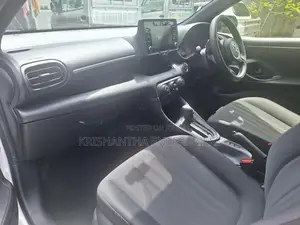 Toyota Yaris X/Push Start 2023
