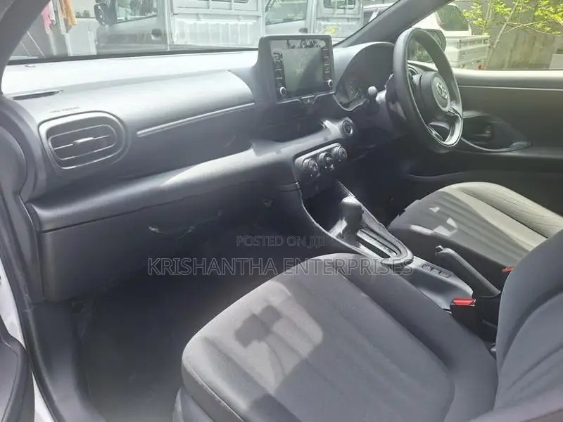Toyota Yaris X/Push Start 2023